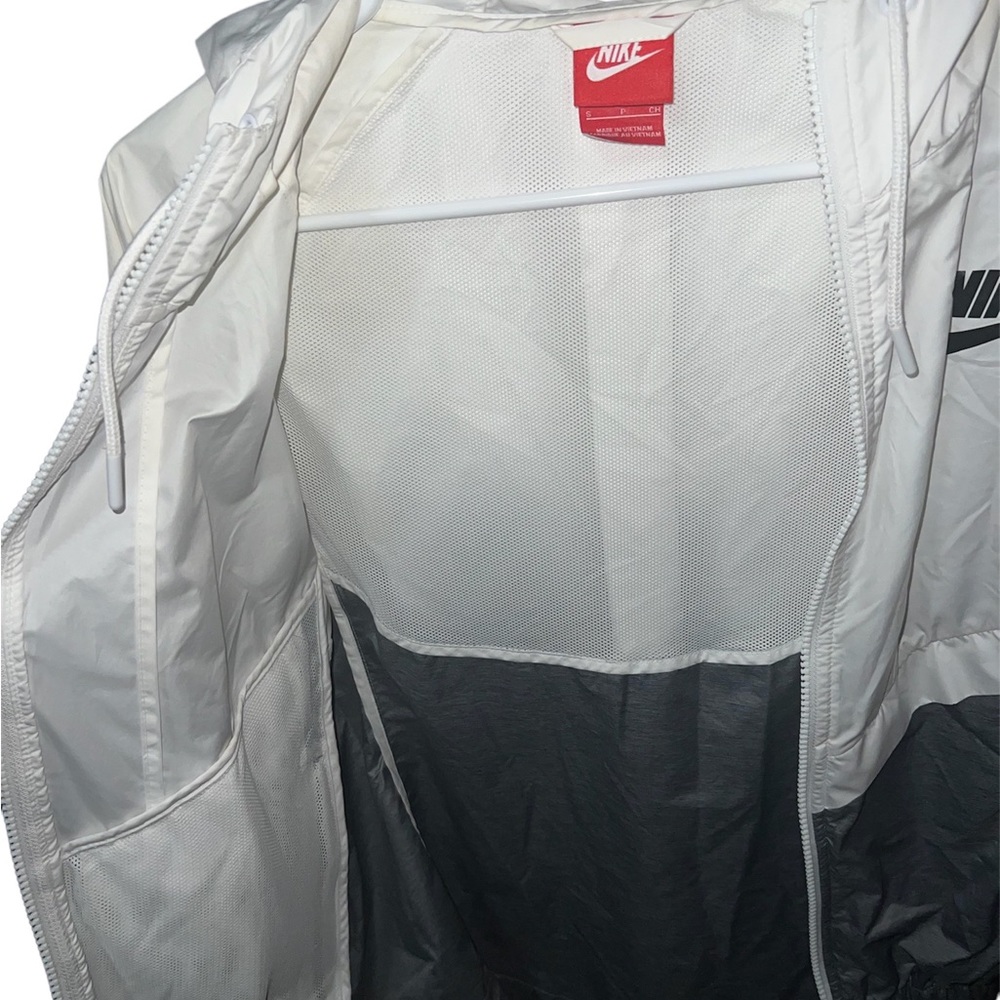 NIKE Windrunner woman’s grey and white windbreaker - Picture 3 of 6